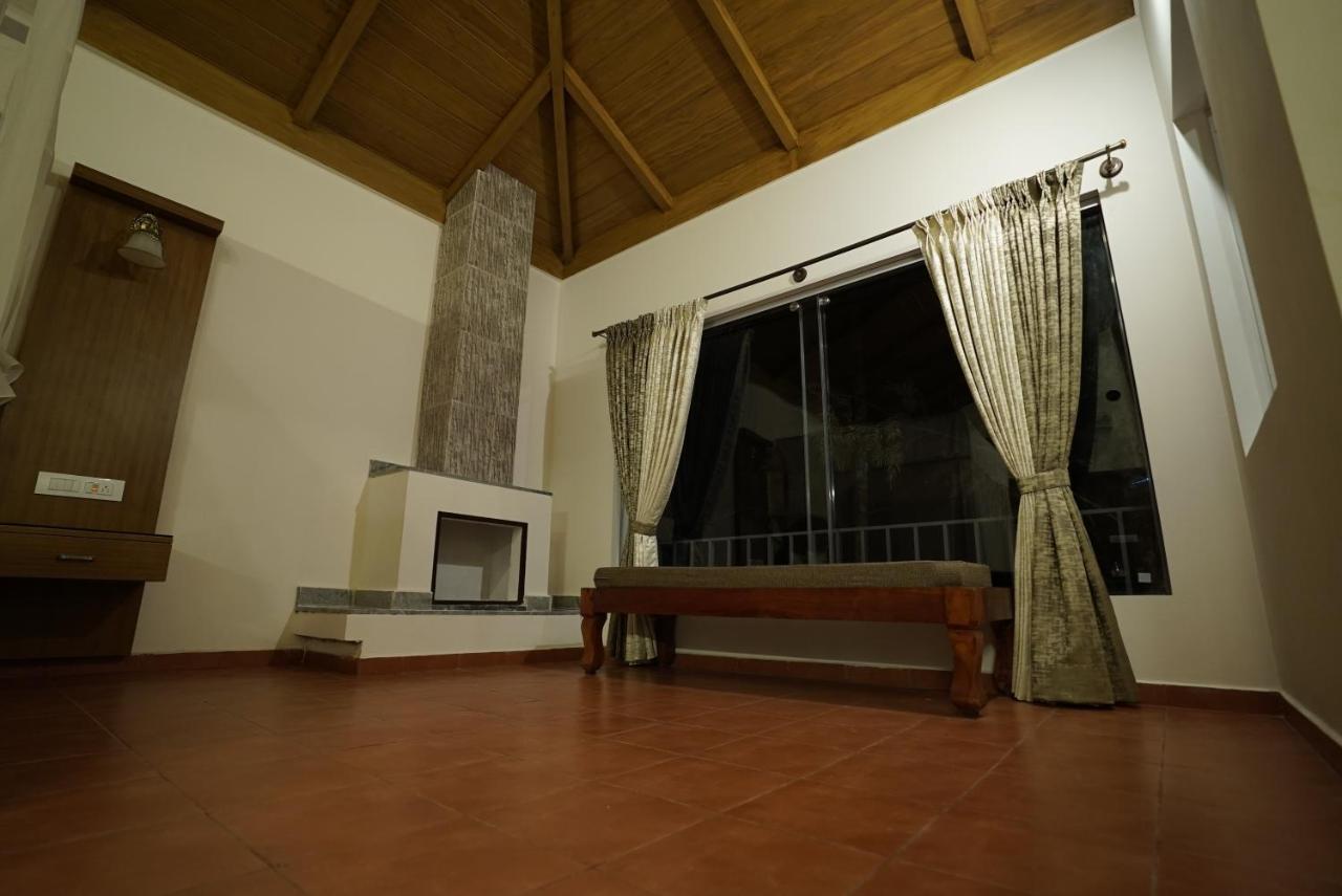 Coorggavadana Hotel Madikeri Bagian luar foto