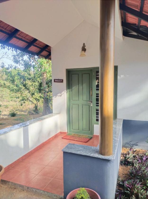 Coorggavadana Hotel Madikeri Bagian luar foto