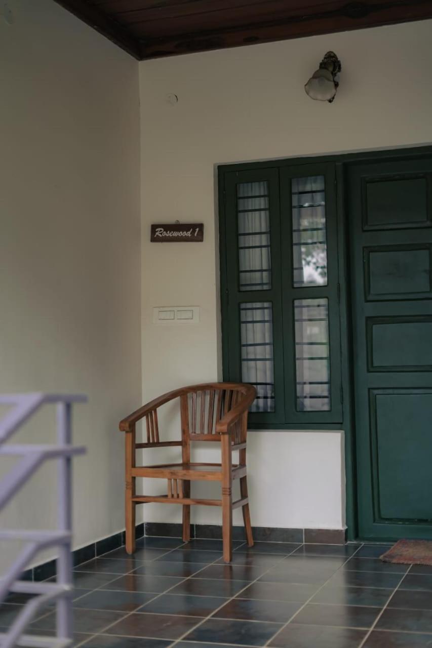Coorggavadana Hotel Madikeri Bagian luar foto